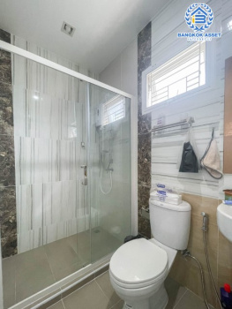 *****ทาวน์โฮมมือสองกรุงเทพมหานคร ม.โกลเด้นซิตี้ สาทร เนื้อที่มากถึง 20.6 ตร.ว. ฟังก์ชันจัดเต็ม 4 ห้องนอน 4 ห้องน้ำ 2 ที่จอดรถ บ้านตกแต่งใหม่ พร้อมอยู่ แถมฟรี! 3 เครื่องปรับอากาศ ทำเลดี  5 นาทีถึงรถไฟฟ้าสายสีเขียว "สถานีวุฒากาศ" ห้ามพลาด!